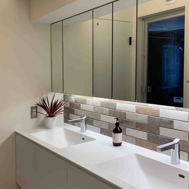 Waileaオーダー洗面化粧台 理想の洗面所空間を求めて Wailea 水回りから考えるインテリアデザイン 生活に欠かせない 水 Waileaは水と生活の関係から リノベーションや新築時のインテリアデザイン オーダー洗面台 オーダーキッチン オーダーバスルーム等