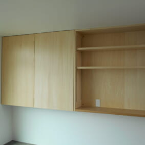 cabinet case 28